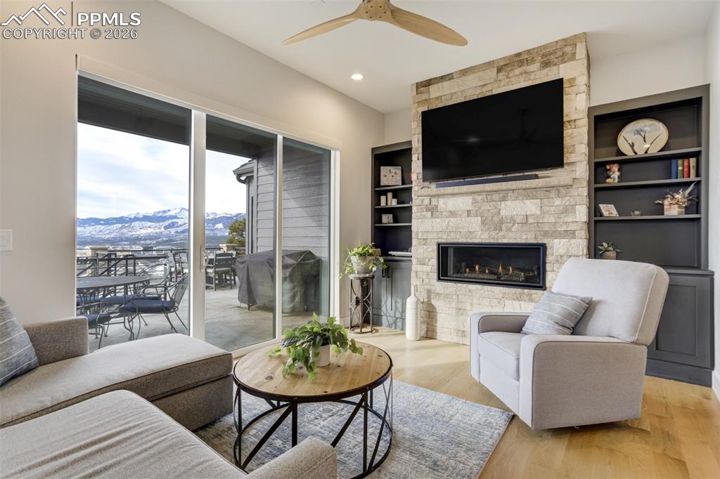 Image 39 of 50: In-Law/Secondary Suite Living Room