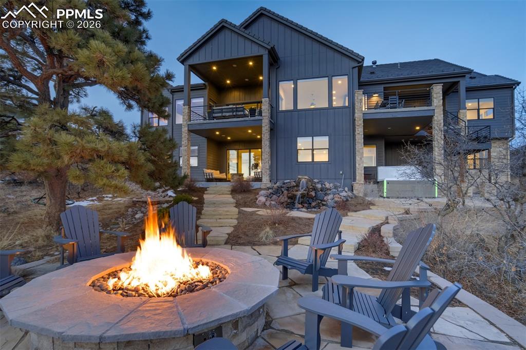 Image 45 of 50: Built-in gas fire pit