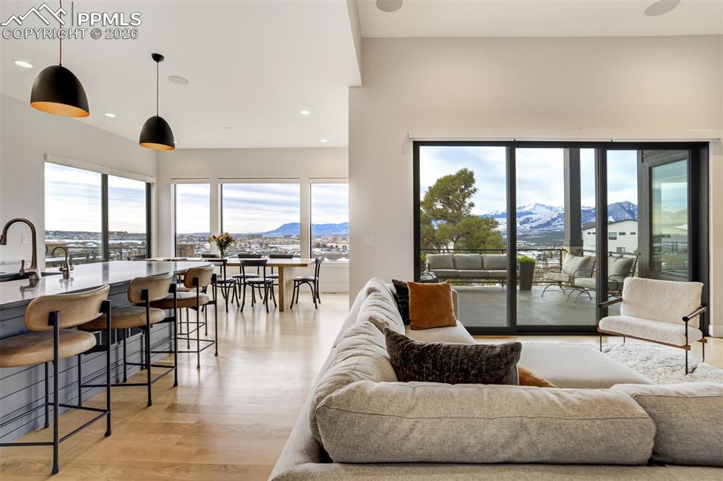 Image 9 of 50: Living Room