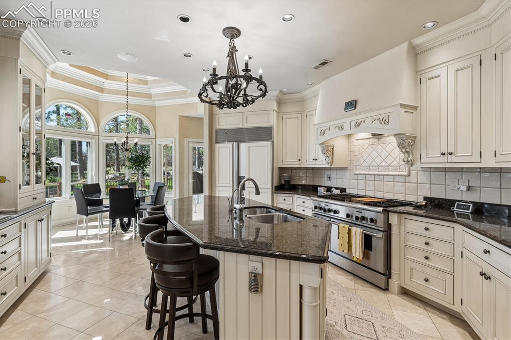 Image 11 of 47: Gourmet kitchen