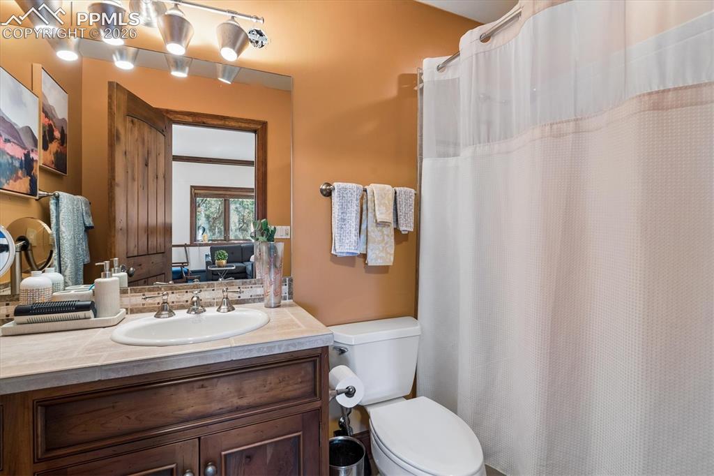 Image 27 of 47: Lower level ensuite bathroom