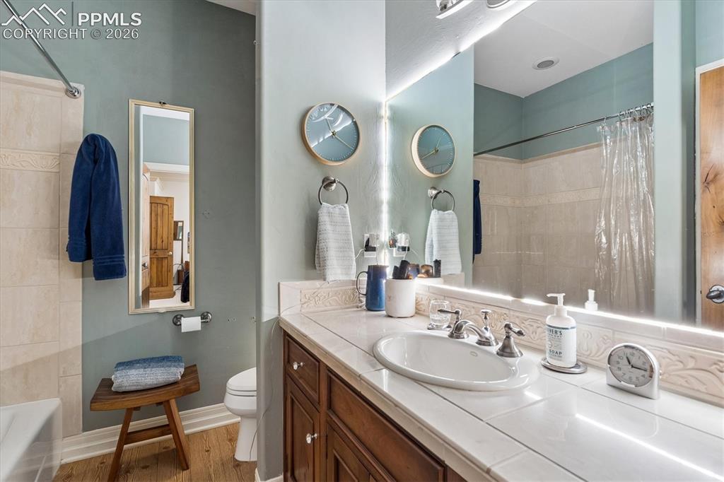 Image 29 of 47: Lower level ensuite bathroom