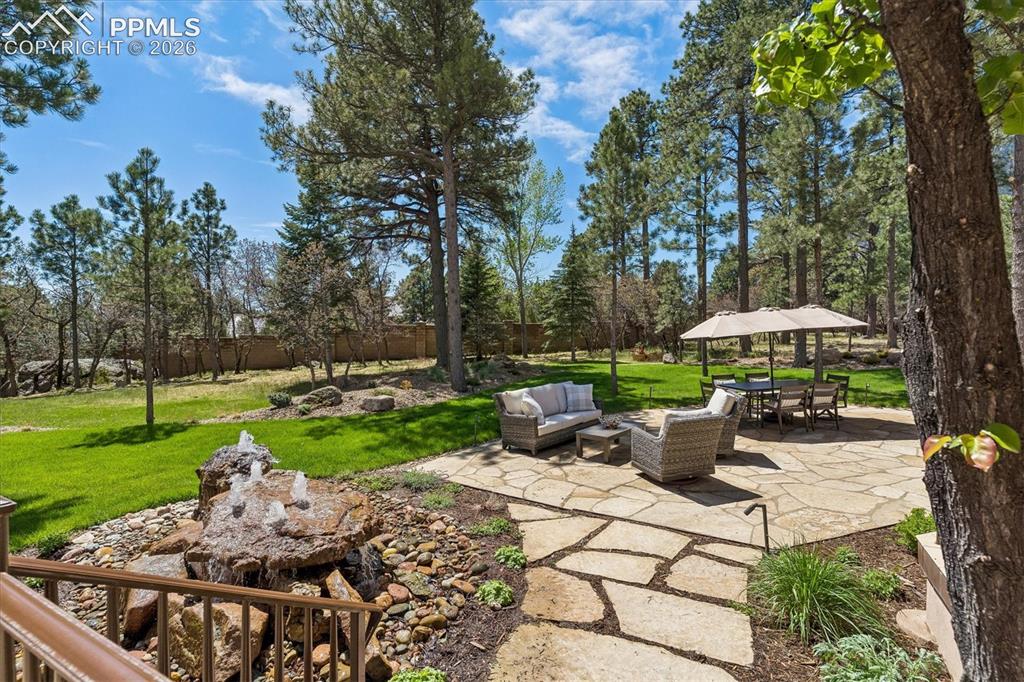 Image 34 of 47: Exceptional landscaping