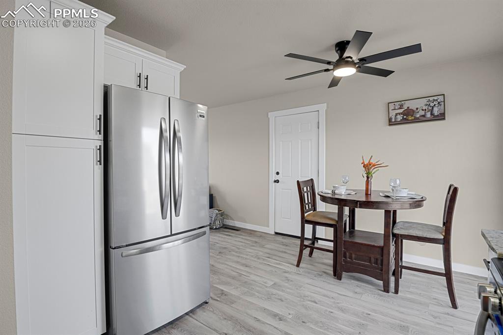 Image 13 of 29: Kitchen