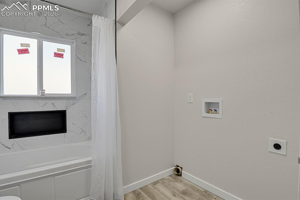 Image 22 of 29: Laundry