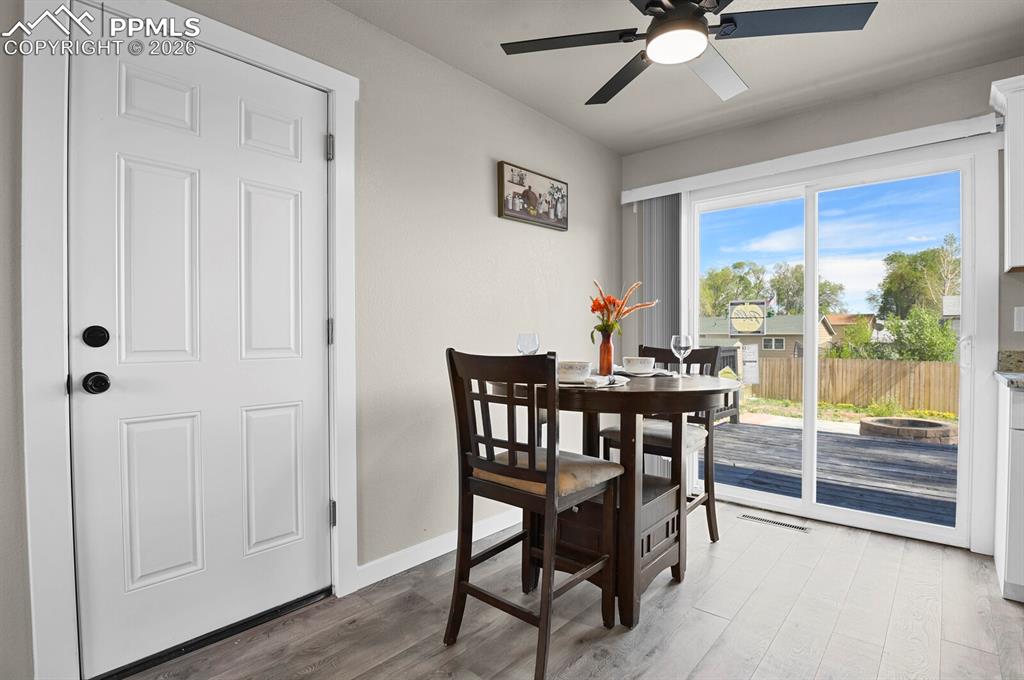 Image 9 of 29: Dining Area