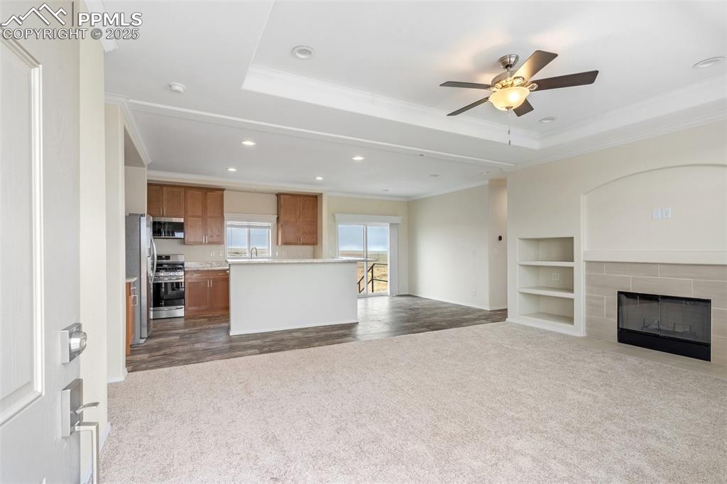 Image 10 of 25: Living Room