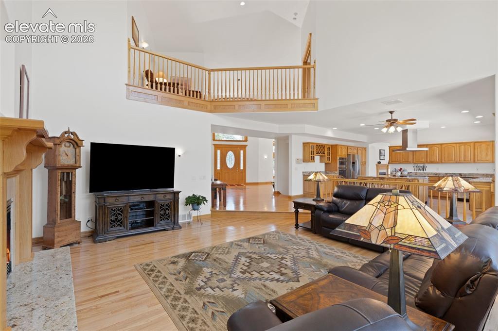 Image 15 of 50: Floor Plan - Main