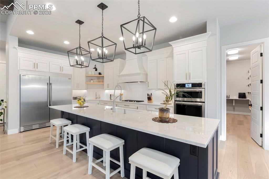 Image 11 of 50: Kitchen