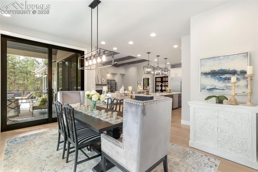 Image 12 of 50: Kitchen