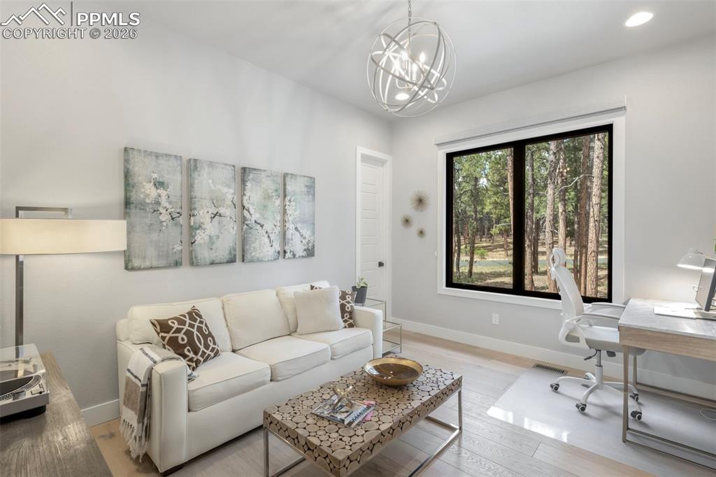 Image 18 of 50: Sun Room