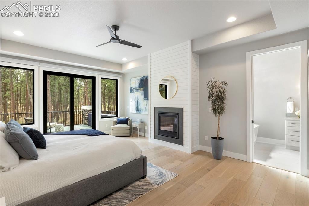 Image 22 of 50: Bathroom