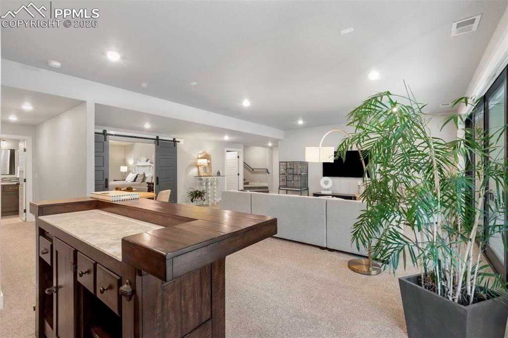 Image 32 of 50: Family Room