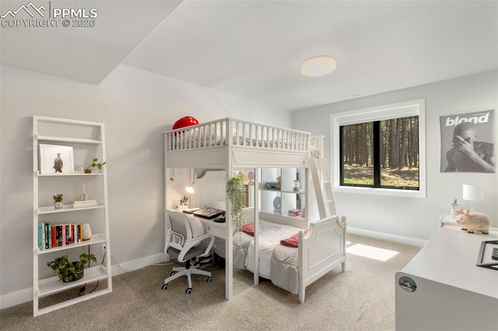 Image 33 of 50: Family Room