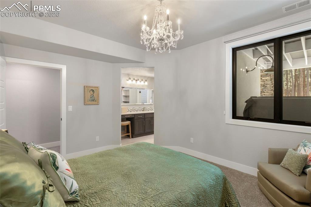 Image 35 of 50: Bedroom