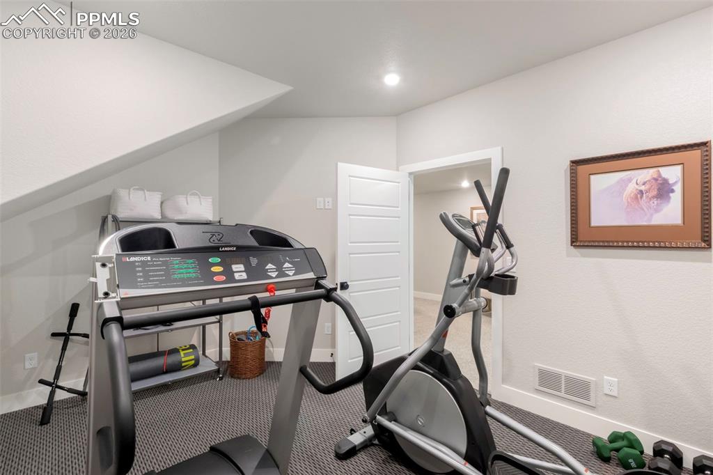 Image 42 of 50: Bedroom