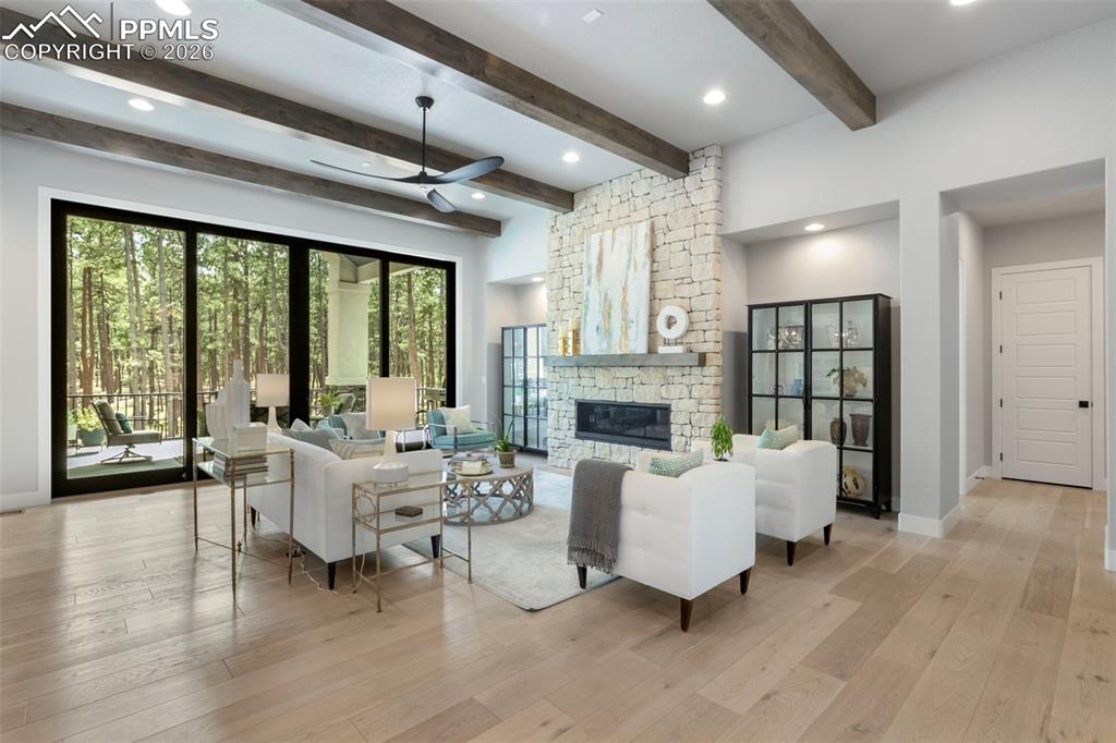 Image 8 of 50: Great Room