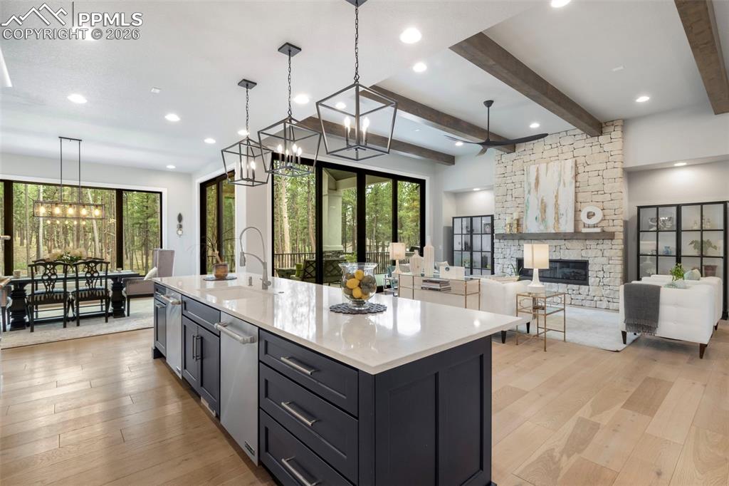 Image 9 of 50: Great Room