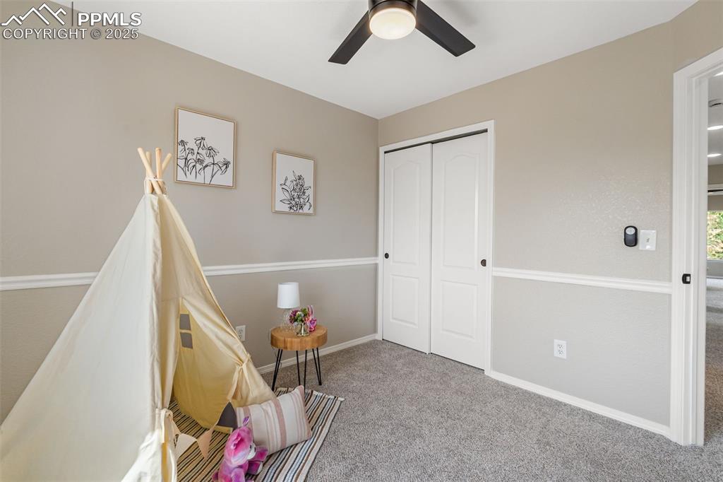 Image 29 of 50: Bedroom