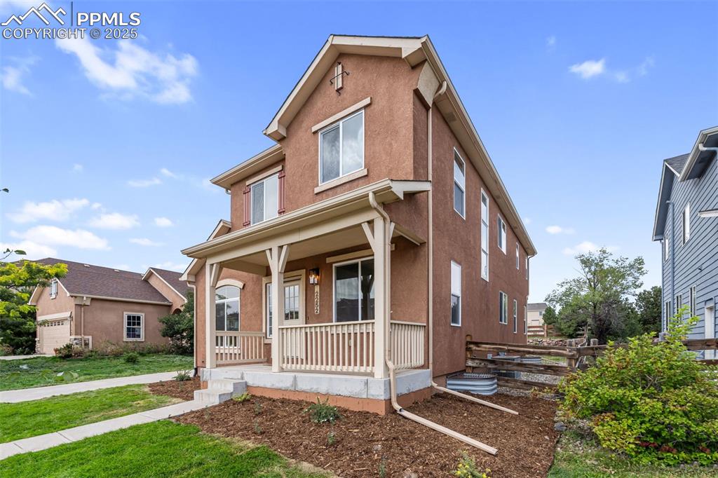 Image 4 of 50: Front of Structure