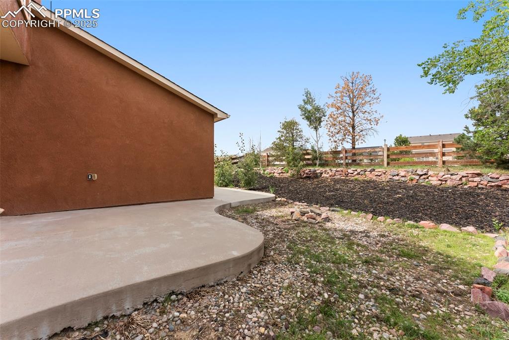 Image 50 of 50: Yard