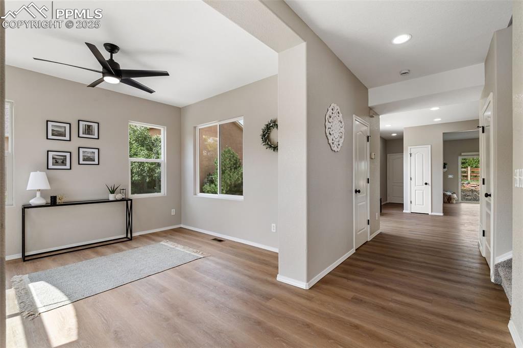 Image 6 of 50: Entry