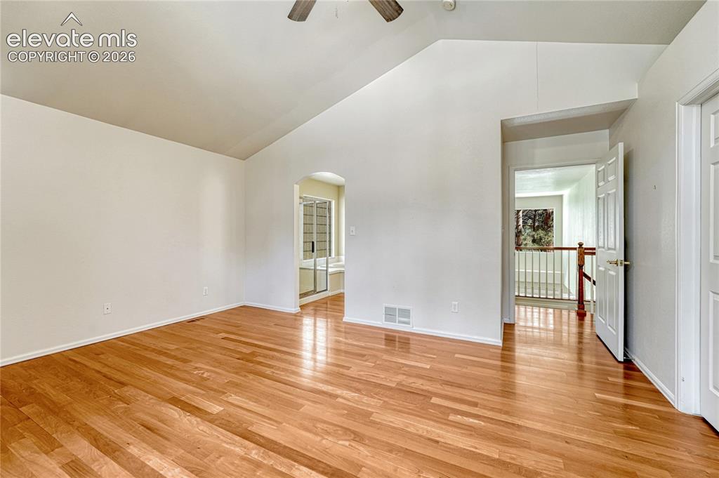 Image 22 of 47: Living Room