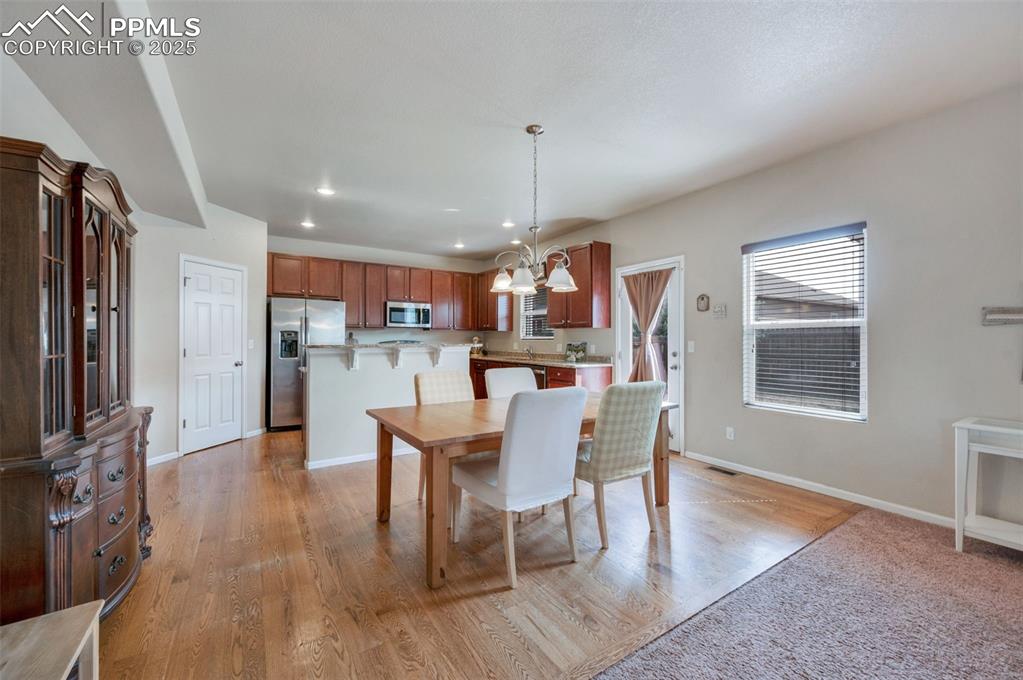 Image 12 of 46: Dining Area