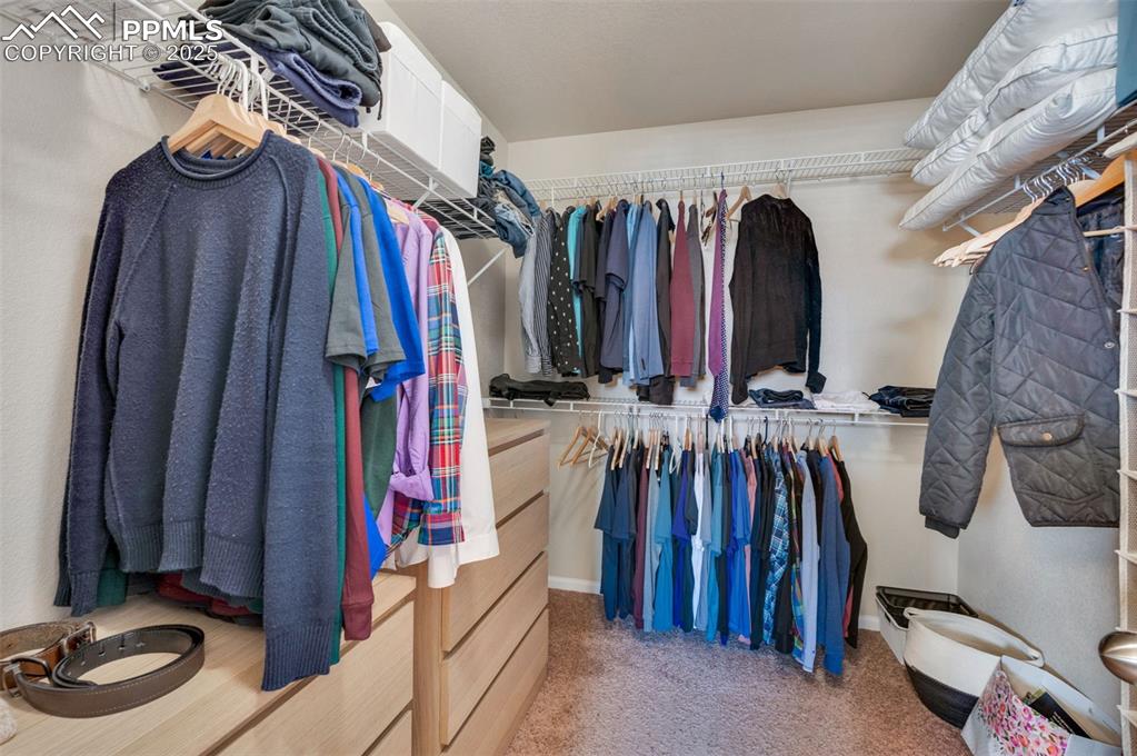 Image 34 of 46: Closet