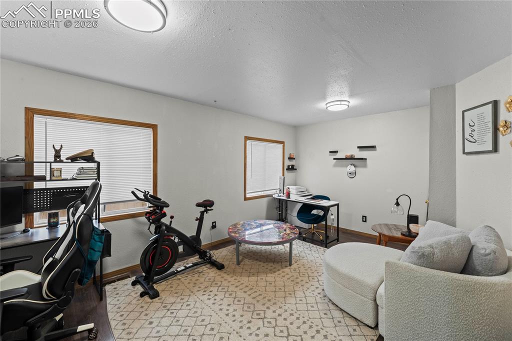 Image 17 of 38: Office