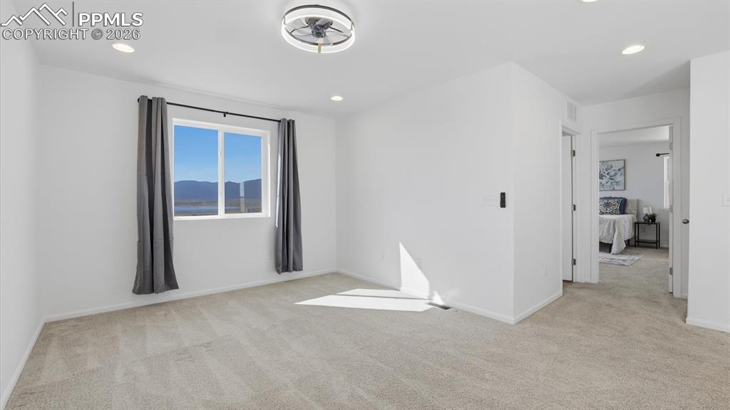 Image 25 of 45: The Loft has fabulous mountain views.