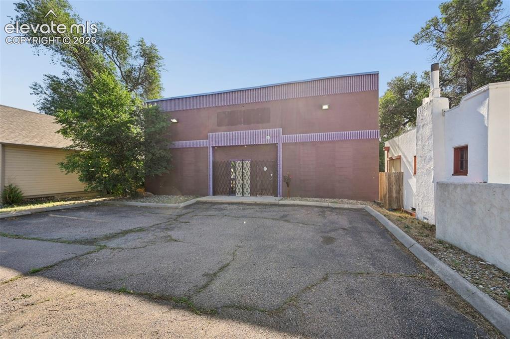 Image 2 of 28: Front of Structure