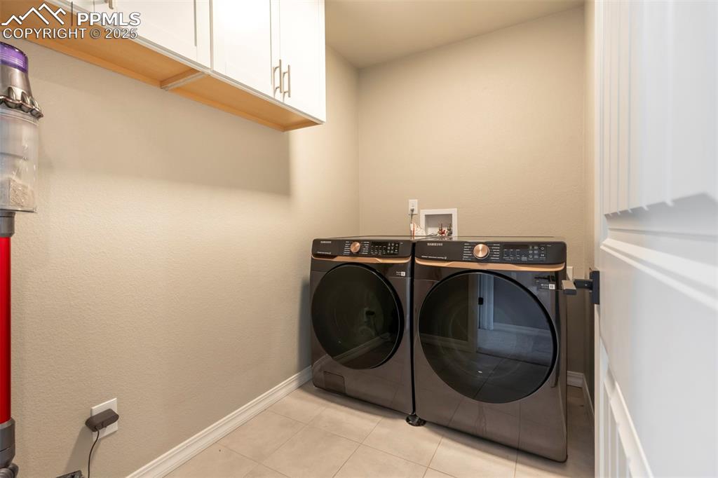 Image 29 of 50: Laundry room upstairs 