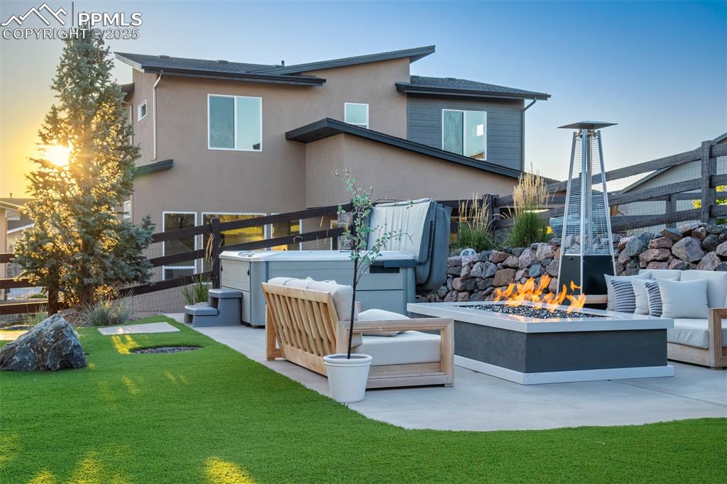 Image 36 of 50: This is what backyards are made for. 