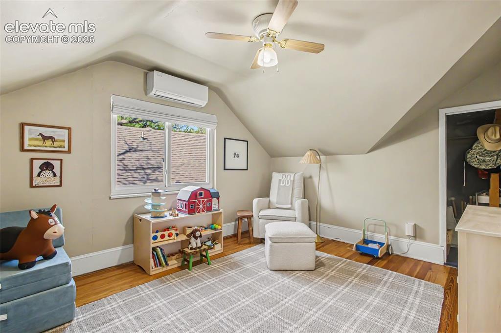 Image 15 of 21: Sitting Room