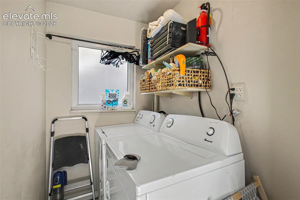 Image 17 of 21: Laundry
