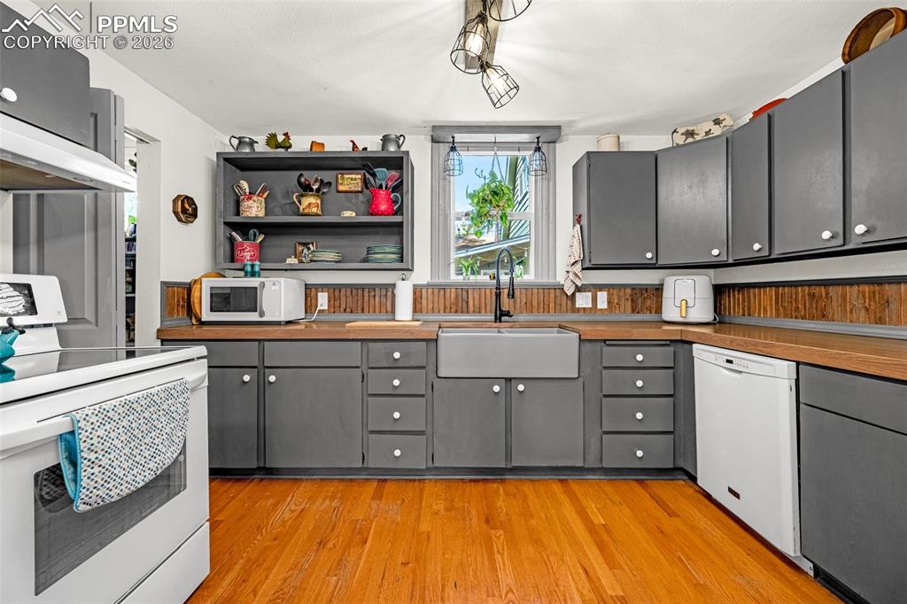 Image 19 of 41: Updated and ready for real life