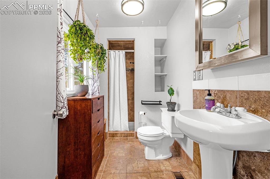 Image 24 of 41: Simple, functional, and well done