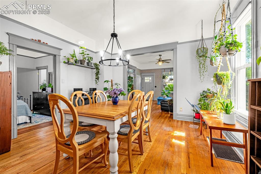 Image 7 of 41: Dining Area