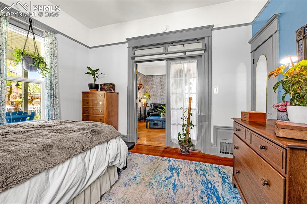 Image 9 of 41: Main Level Bed 1