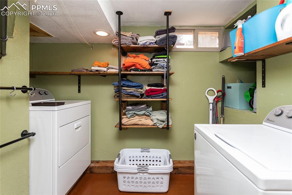 Image 41 of 41: Laundry