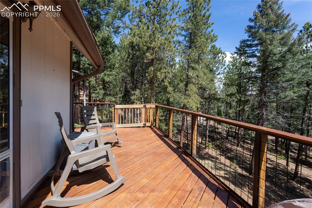 Image 8 of 41: Deck