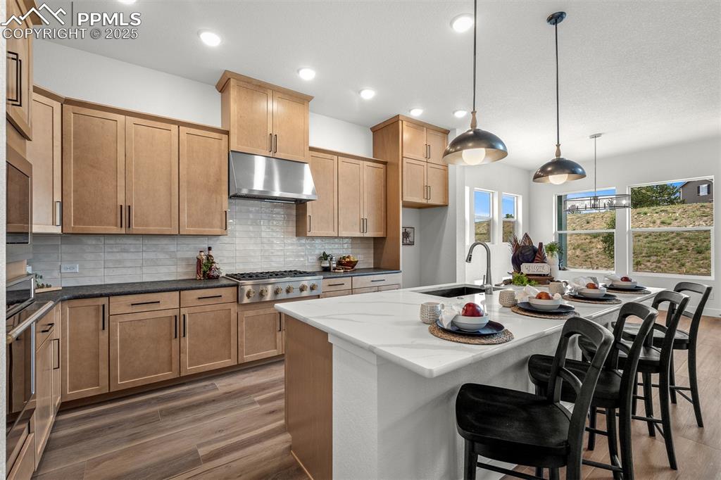 Image 18 of 39: Kitchen