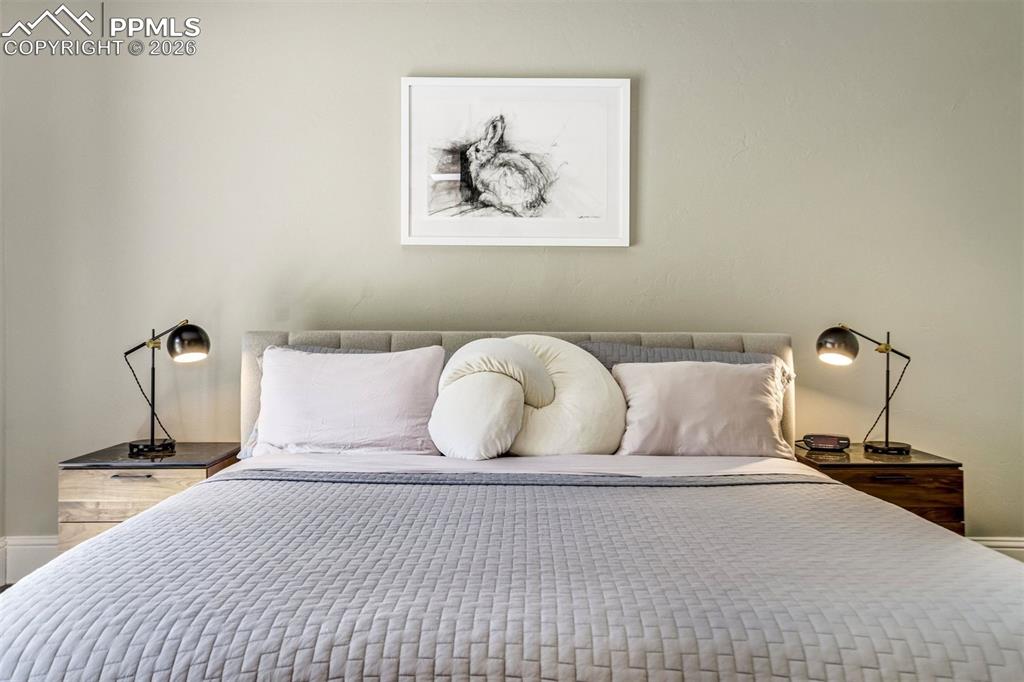 Image 9 of 50: Bedroom