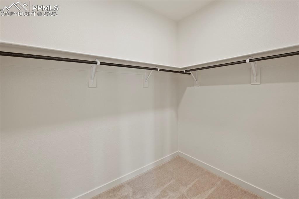 Image 20 of 34: Closet