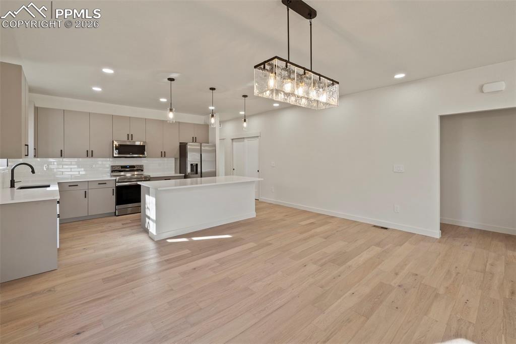 Image 9 of 34: Kitchen