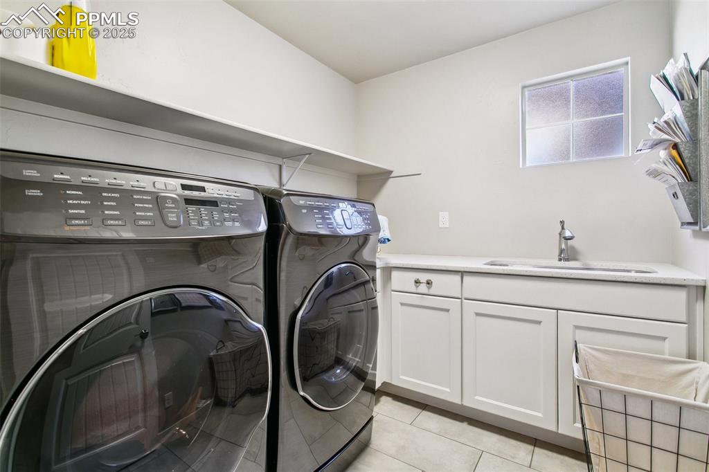 Image 36 of 38: Laundry