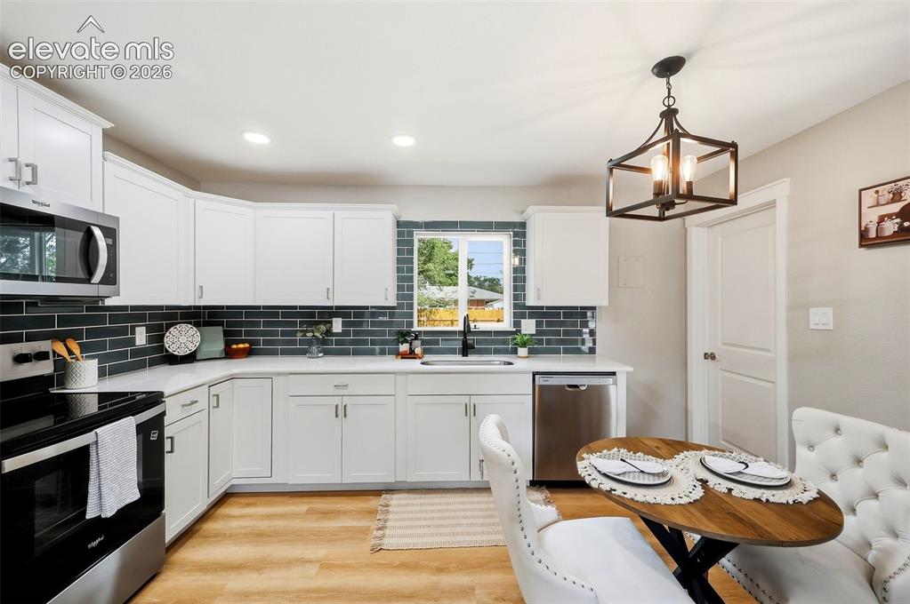 Image 10 of 34: Kitchen