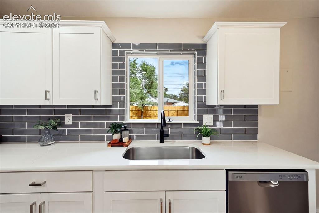Image 12 of 34: Kitchen