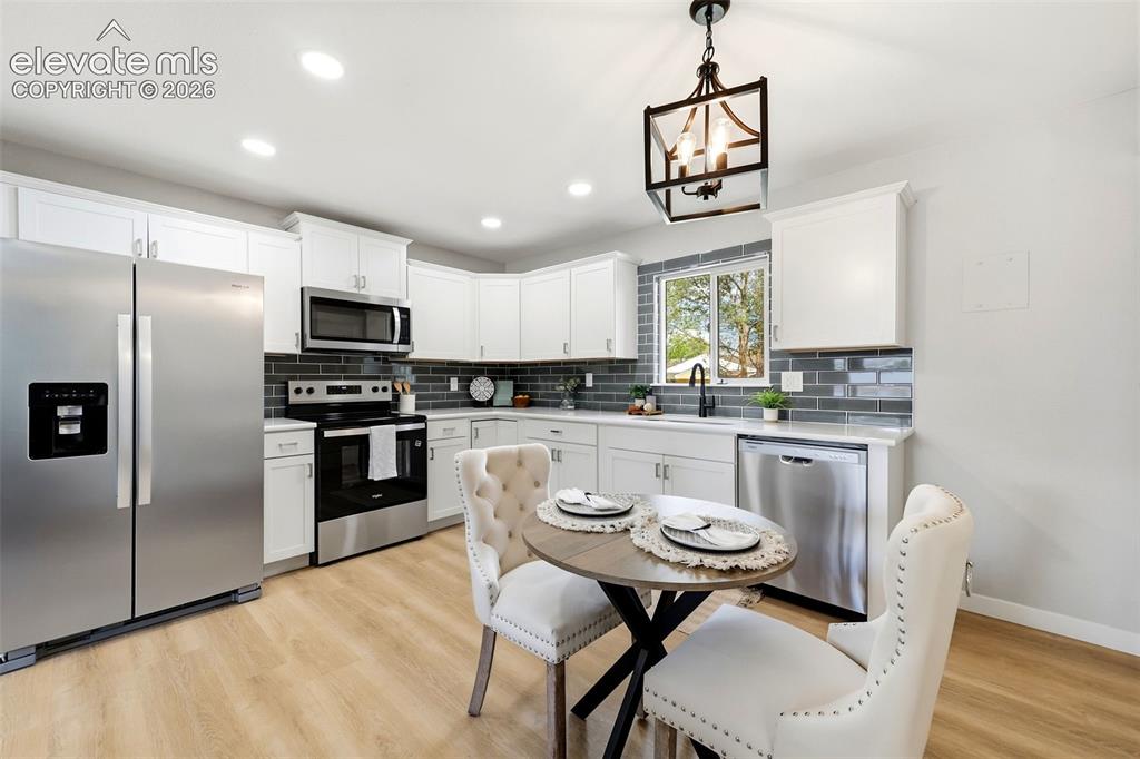 Image 8 of 34: Kitchen